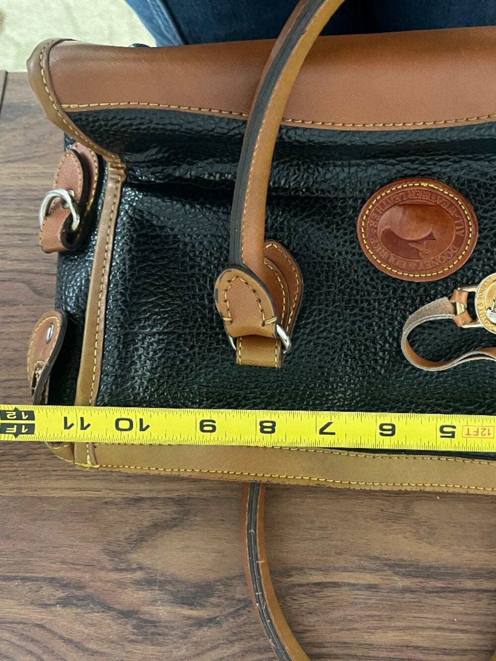VTG Dooney Bourke Black and Brown Pebble AllWeather Leather Doctor's/Bowler Bag - Picture 12 of 14